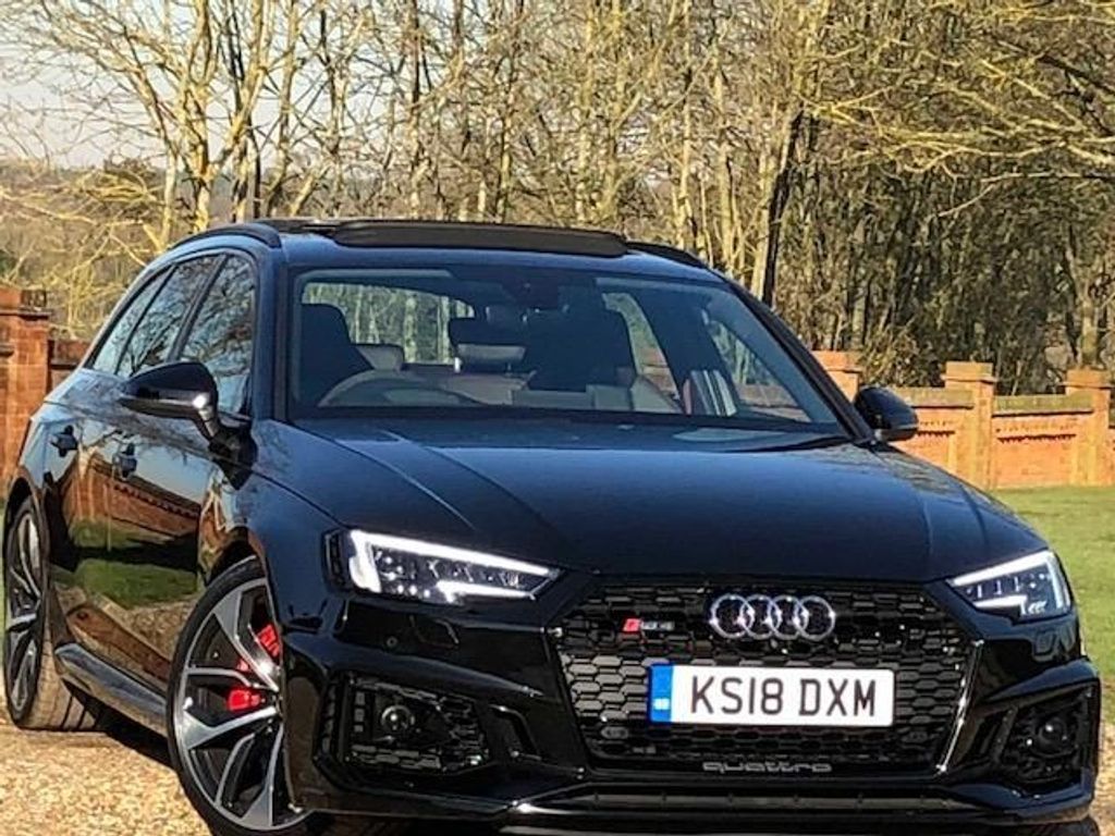 Audi RS4 Avant 2.9 TFSI Avant Tiptronic quattro 450PS MEGA SPEC...LAUNCH MODEL
