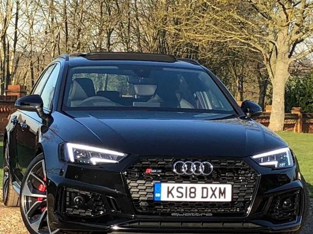 Audi RS4 Avant 2.9 TFSI Avant Tiptronic quattro 450PS MEGA SPEC...LAUNCH MODEL