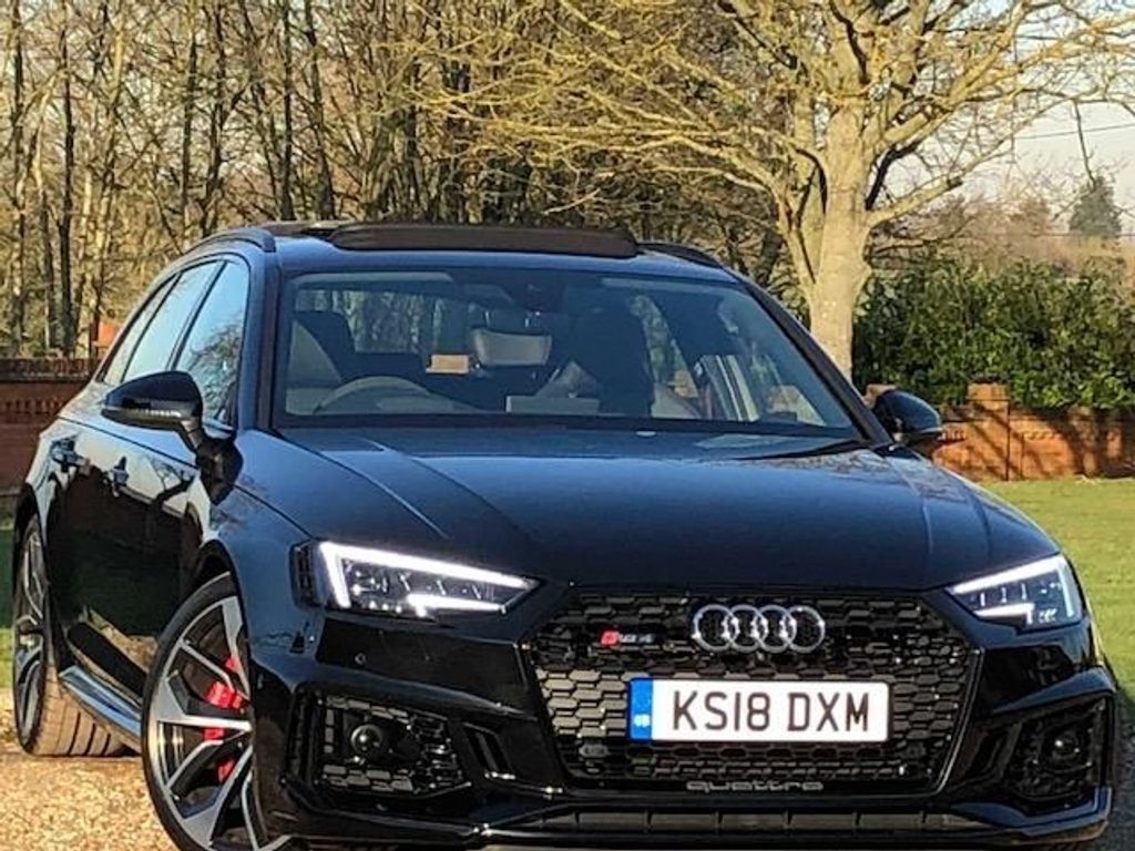 Audi RS4 Avant 2.9 TFSI Avant Tiptronic quattro 450PS MEGA SPEC...LAUNCH MODEL