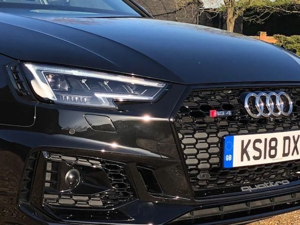 Audi RS4 Avant 2.9 TFSI Avant Tiptronic quattro 450PS MEGA SPEC...LAUNCH MODEL