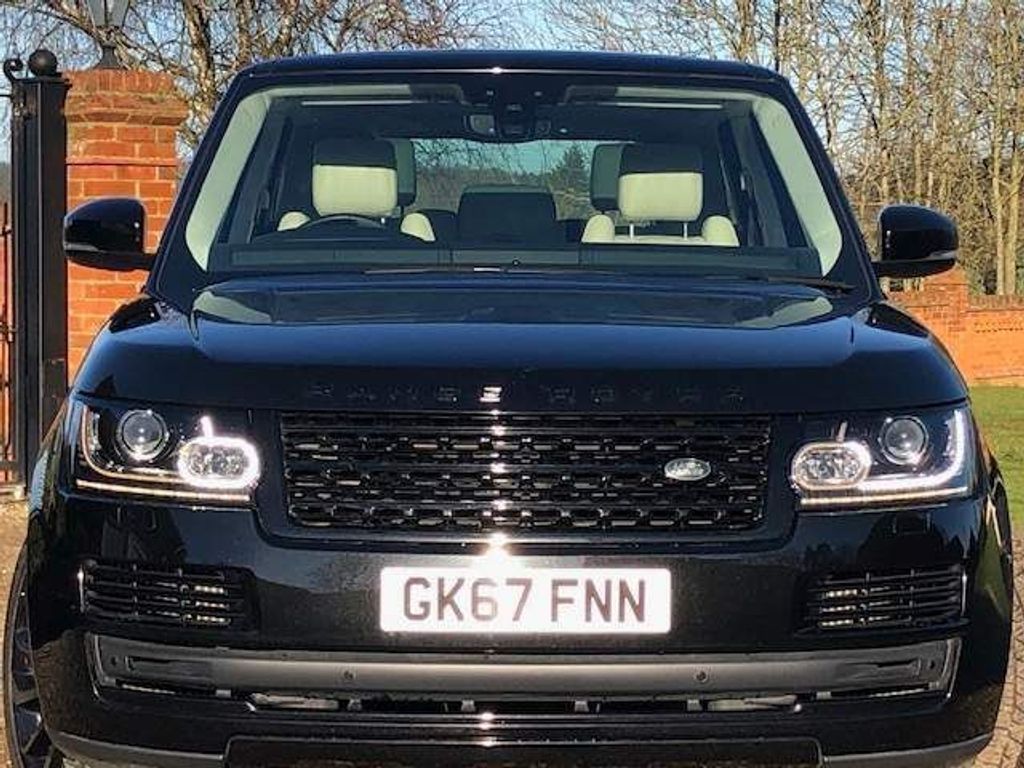 Land Rover Range Rover 4.4 SD V8 Vogue Auto 4WD HIGH SPEC BLACK PACK 1 OWNER