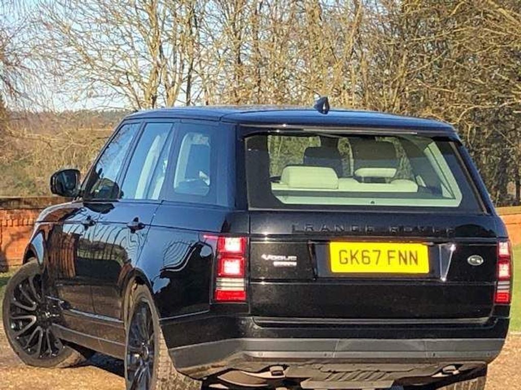 Land Rover Range Rover 4.4 SD V8 Vogue Auto 4WD HIGH SPEC BLACK PACK 1 OWNER