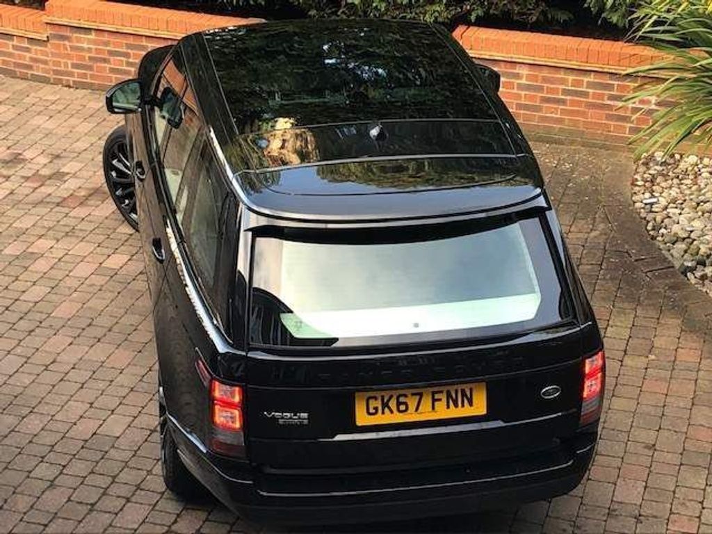 Land Rover Range Rover 4.4 SD V8 Vogue Auto 4WD HIGH SPEC BLACK PACK 1 OWNER