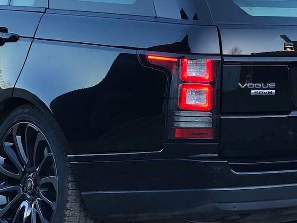 Land Rover Range Rover 4.4 SD V8 Vogue Auto 4WD HIGH SPEC BLACK PACK 1 OWNER