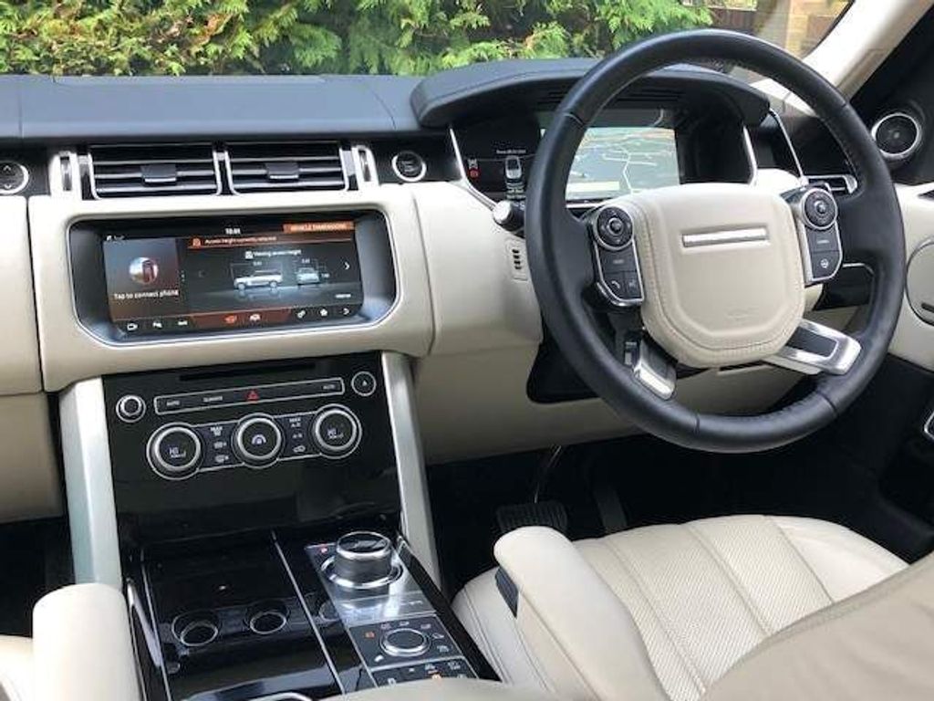 Land Rover Range Rover 4.4 SD V8 Vogue Auto 4WD HIGH SPEC BLACK PACK 1 OWNER