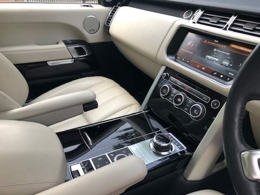 Land Rover Range Rover 4.4 SD V8 Vogue Auto 4WD HIGH SPEC BLACK PACK 1 OWNER