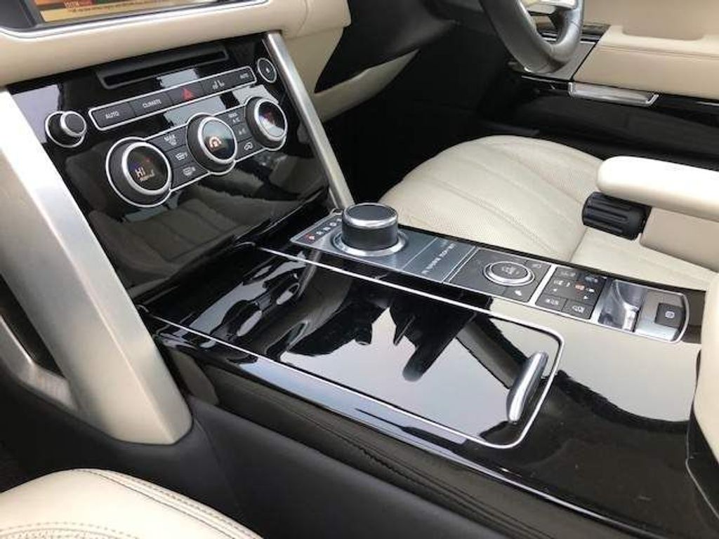 Land Rover Range Rover 4.4 SD V8 Autobiography Auto 4WD MEGA SPEC HEADS-UP LOW MILEAGE