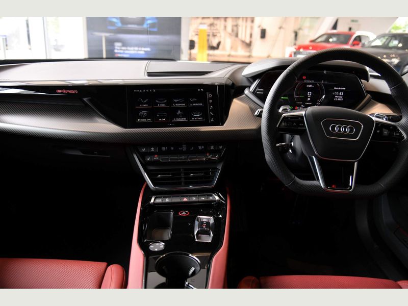 Audi RS e-tron GT Auto quattro