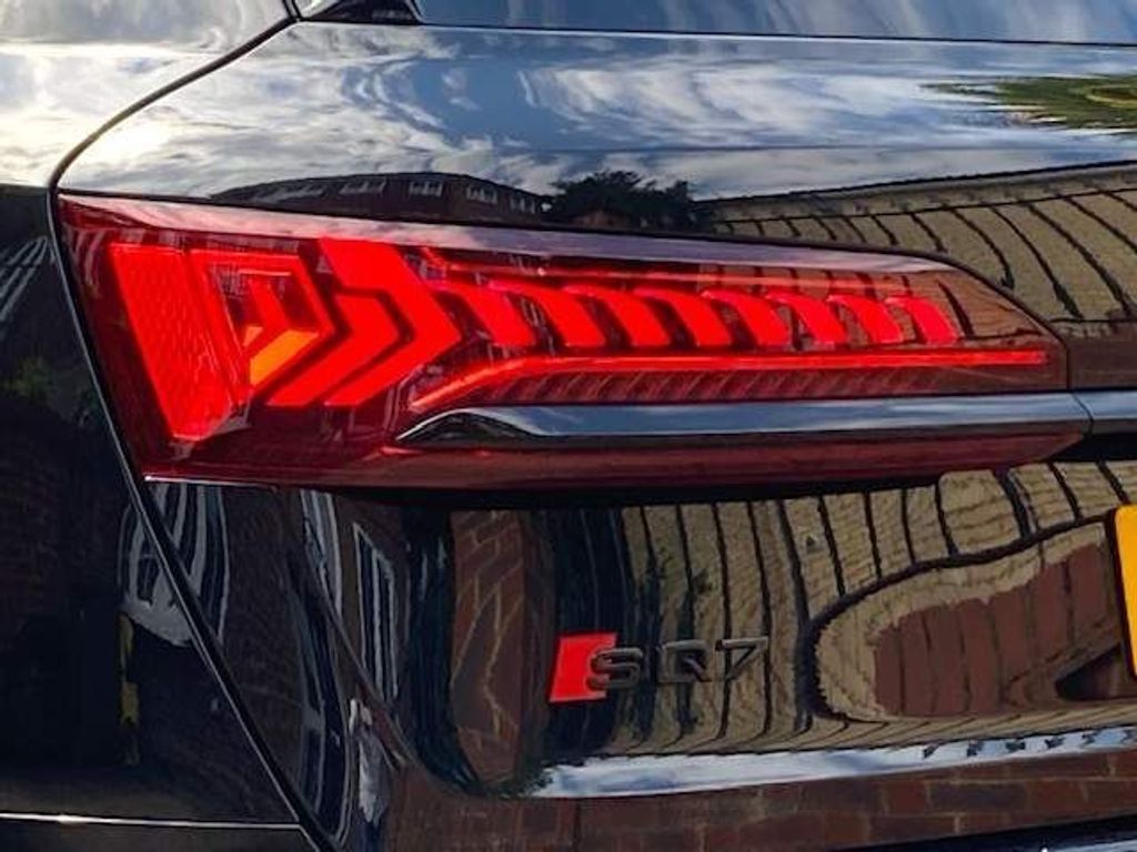 Audi SQ7 4.0 TFSI V8 Vorsprung Tiptronic quattro