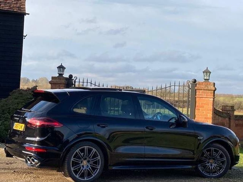 Porsche Cayenne 4.2 TD V8 S Platinum Edition Tiptronic