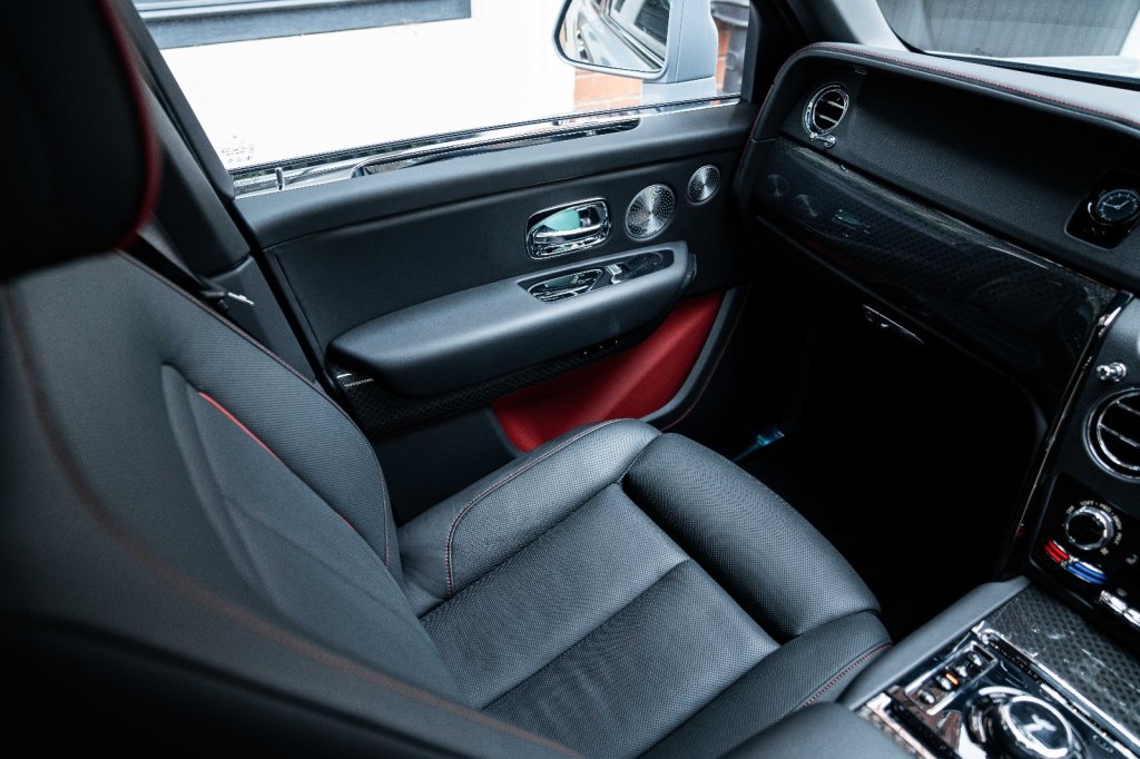 Rolls-Royce Cullinan Black Badge 6.75 V12 | SOLD