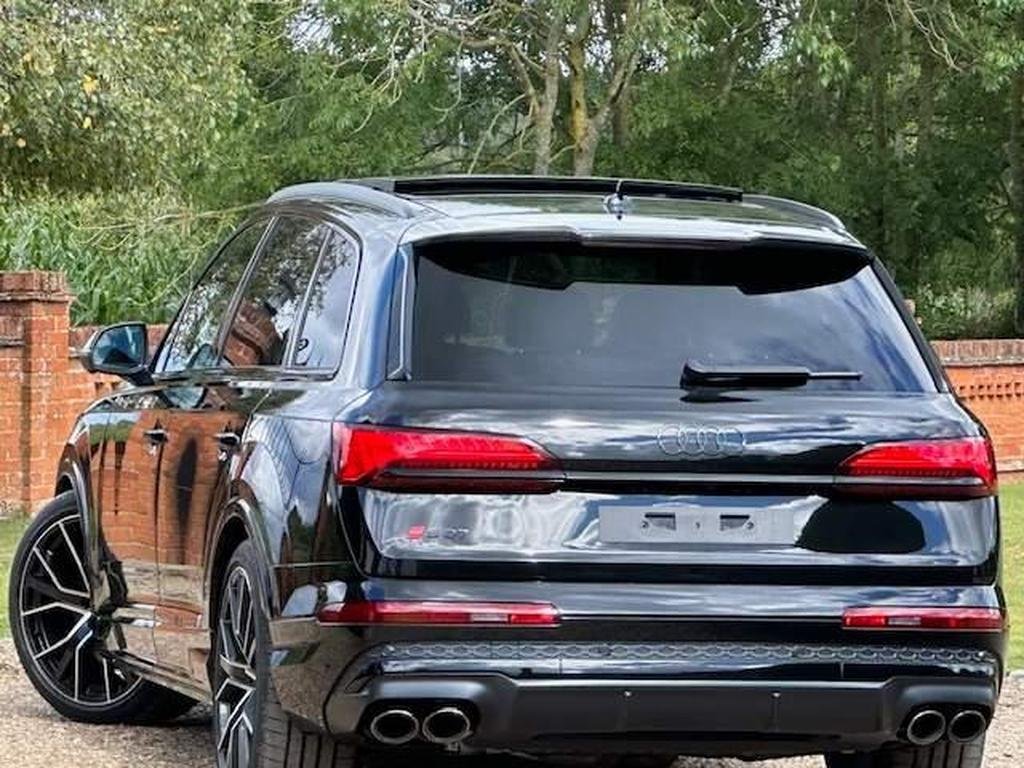 Audi SQ7 4.0 TFSI V8 Black Edition Tiptronic quattro