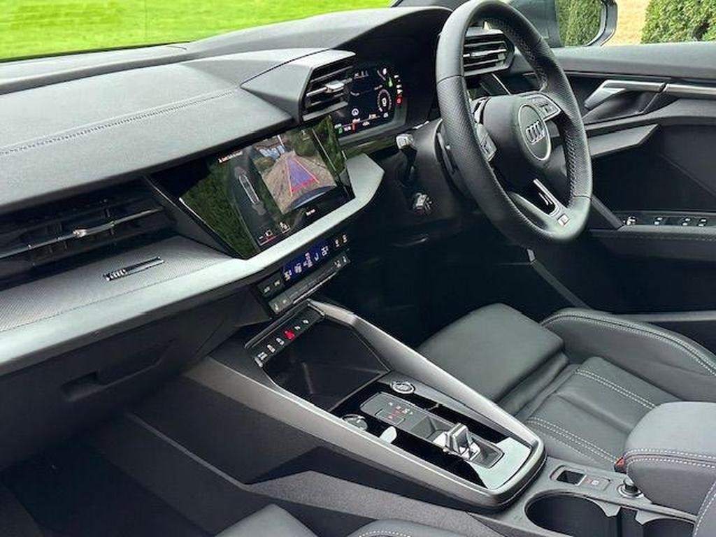 Audi A3 1.5 TFSI 35 S line Sportback S Tronic