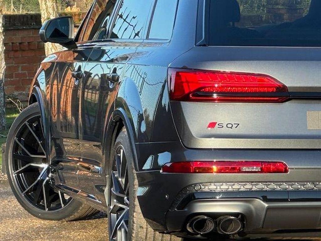 Audi SQ7 4.0 TFSI V8 Black Edition Tiptronic quattro