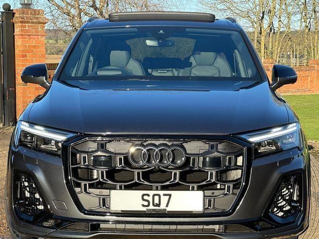 Audi SQ7 4.0 TFSI V8 Black Edition Tiptronic quattro