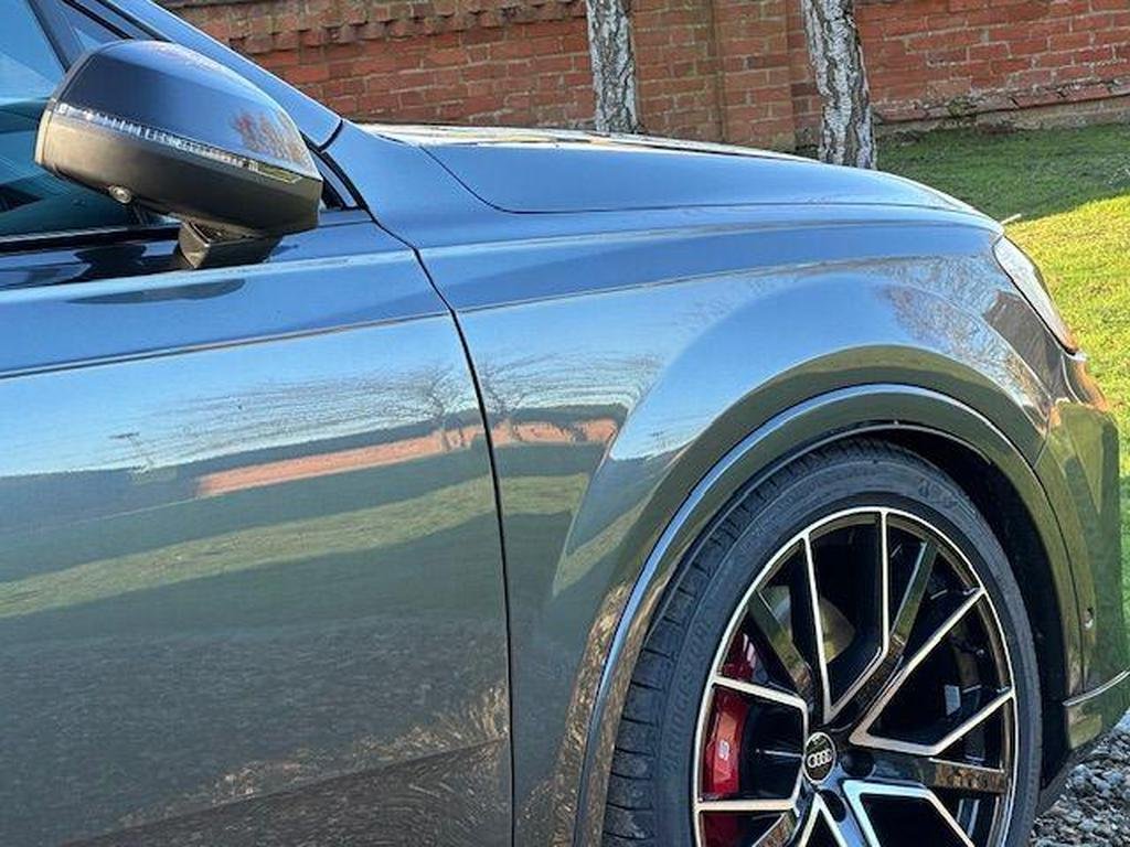 Audi SQ7 4.0 TFSI V8 Black Edition Tiptronic quattro