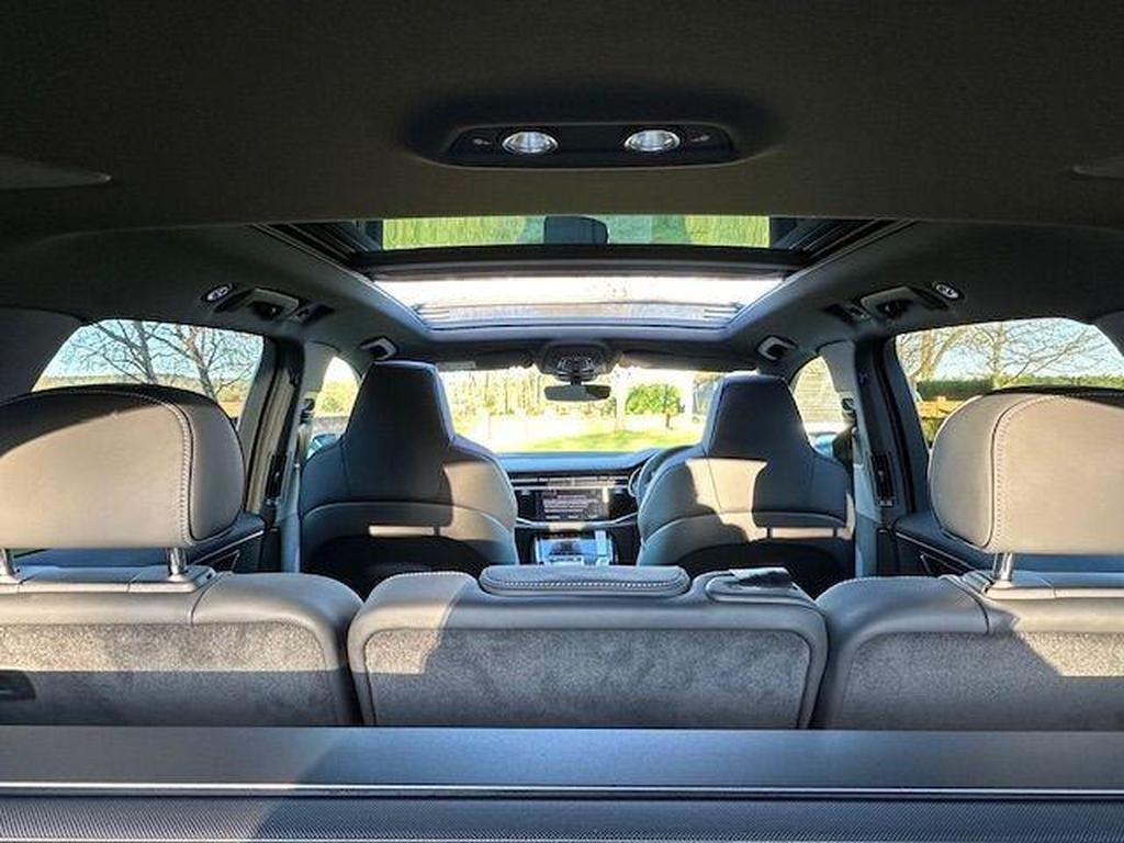 Audi SQ7 4.0 TFSI V8 Black Edition Tiptronic quattro
