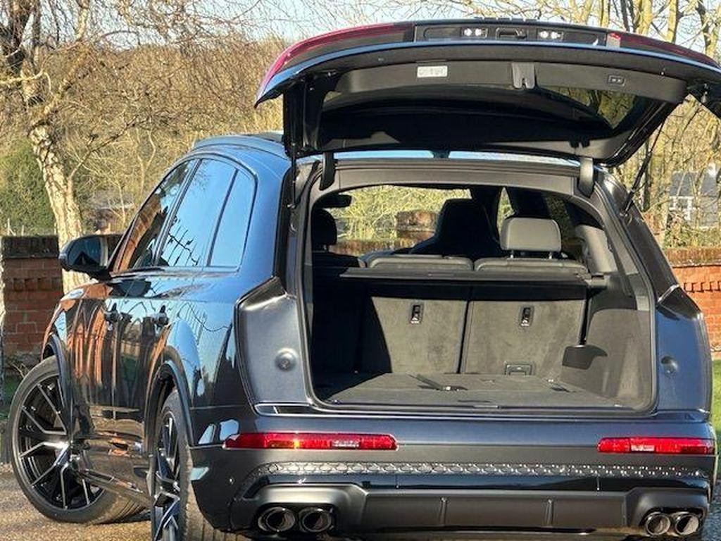 Audi SQ7 4.0 TFSI V8 Black Edition Tiptronic quattro
