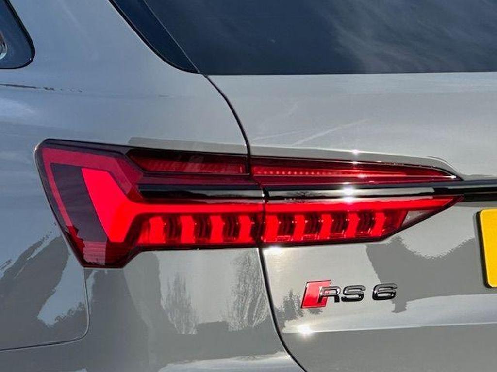 Audi RS6 Avant 4.0 TFSI V8 Performance Carbon Vorsprung Tiptronic quattro