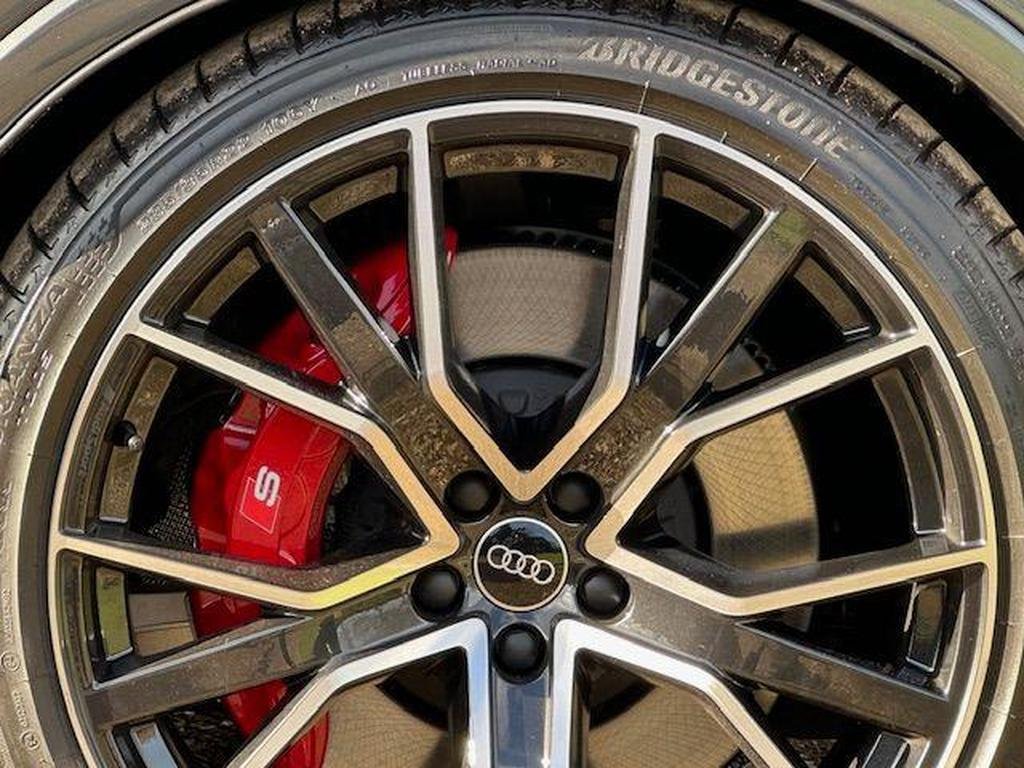 Audi SQ7 4.0 TFSI V8 Black Edition Tiptronic quattro