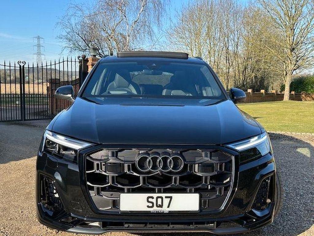 Audi SQ7 4.0 TFSI V8 Black Edition Tiptronic quattro