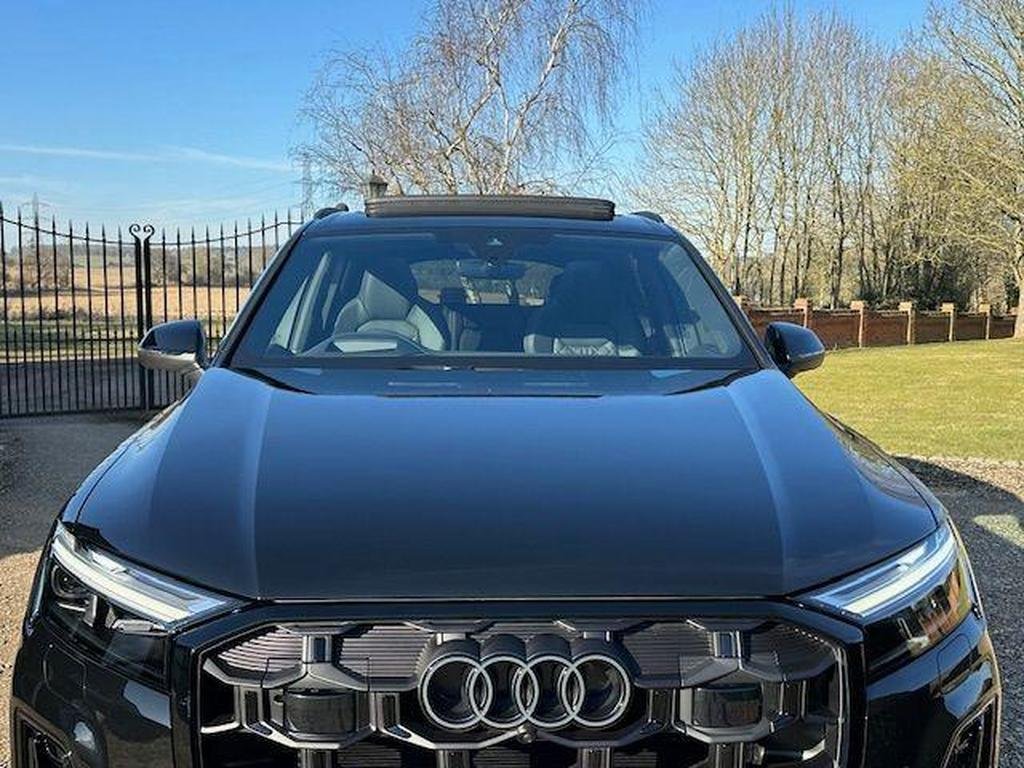 Audi SQ7 4.0 TFSI V8 Black Edition Tiptronic quattro