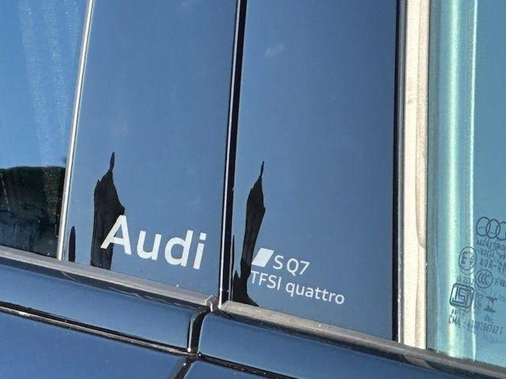 Audi SQ7 4.0 TFSI V8 Black Edition Tiptronic quattro