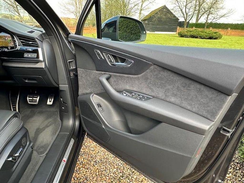 Audi SQ7 4.0 TFSI V8 Black Edition Tiptronic quattro
