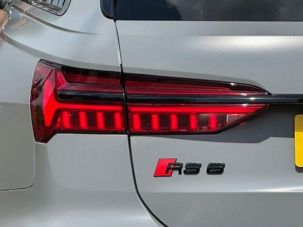 Audi RS6 Avant 4.0 TFSI V8 Vorsprung Tiptronic quattro