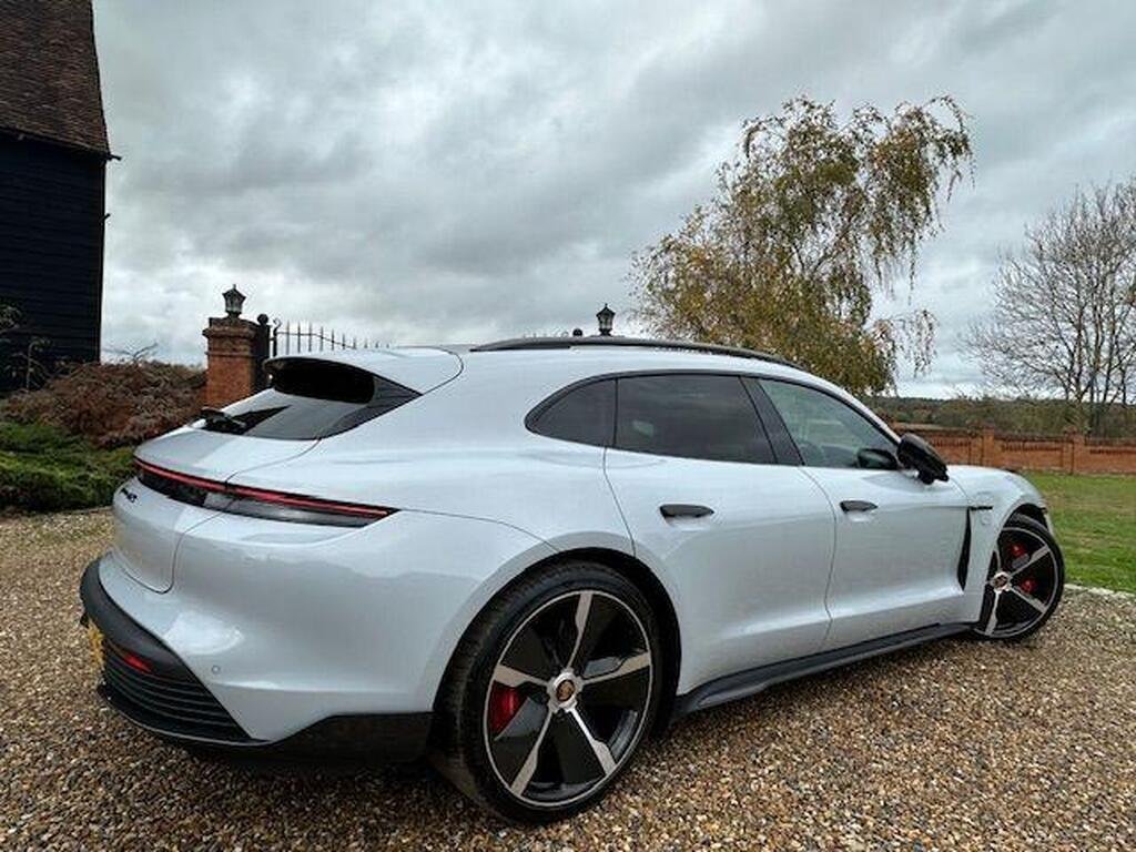 Porsche Taycan Performance Plus 93.4kWh GTS Sport Turismo