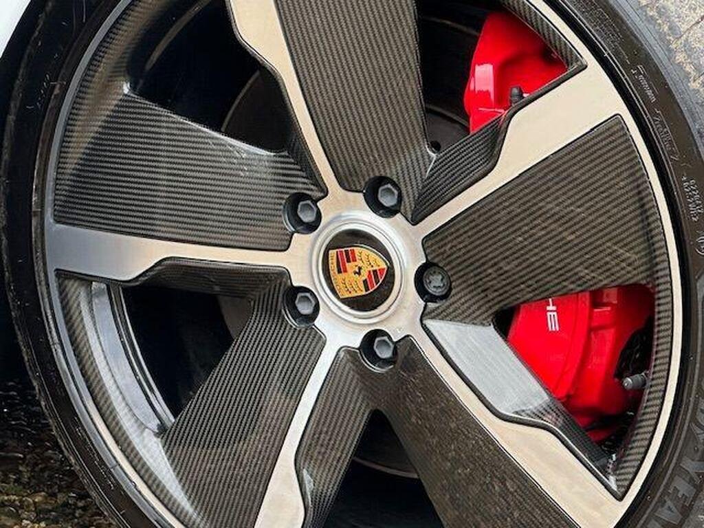 Porsche Taycan Performance Plus 93.4kWh GTS Sport Turismo