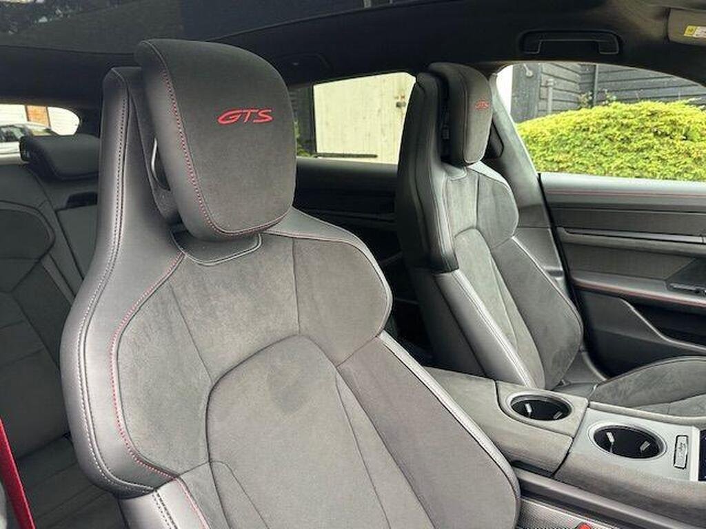 Porsche Taycan Performance Plus 93.4kWh GTS Sport Turismo