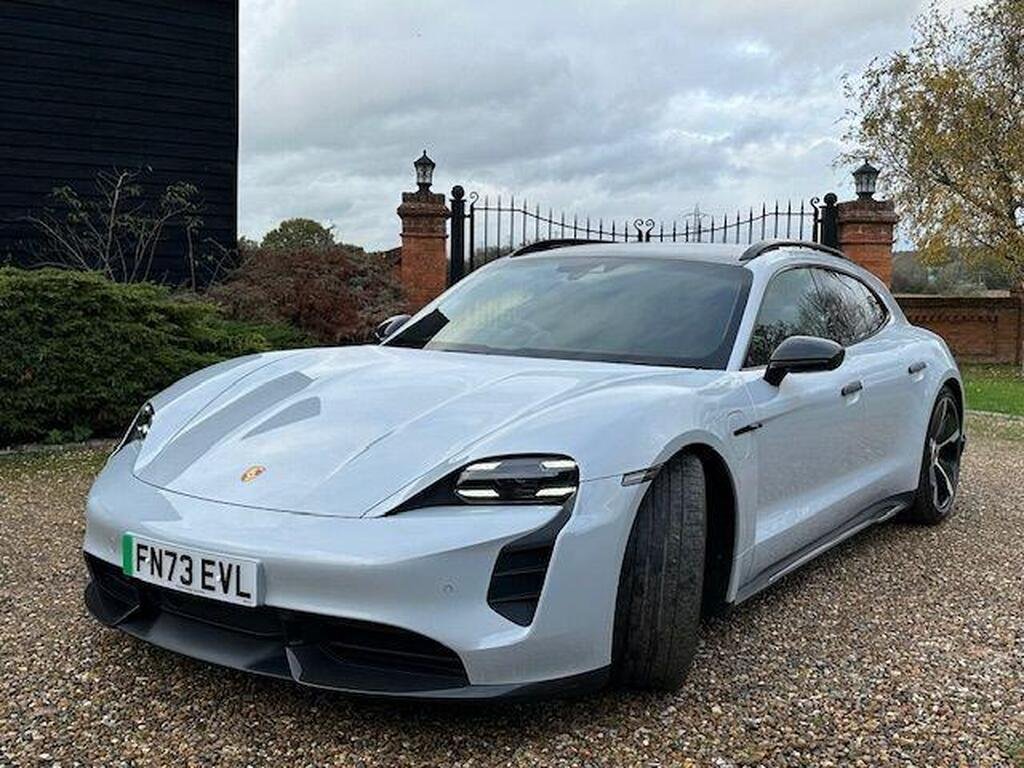 Porsche Taycan Performance Plus 93.4kWh GTS Sport Turismo