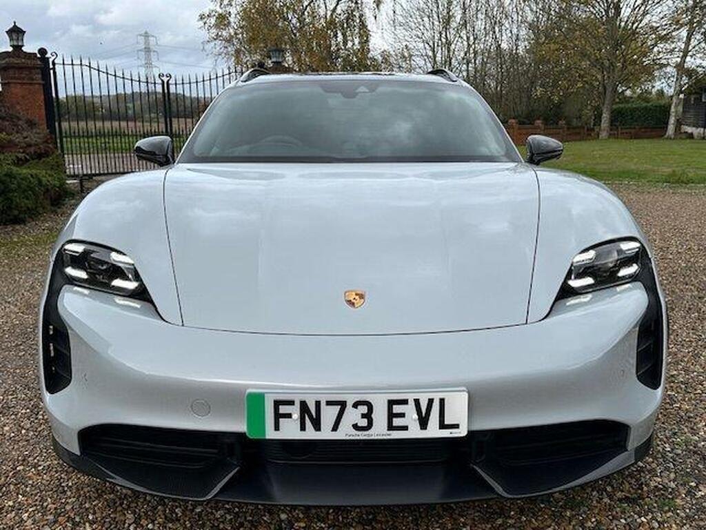 Porsche Taycan Performance Plus 93.4kWh GTS Sport Turismo