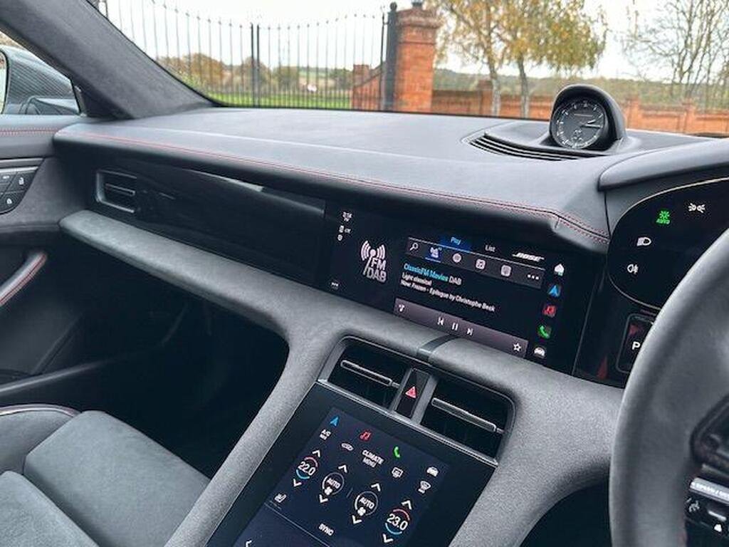 Porsche Taycan Performance Plus 93.4kWh GTS Sport Turismo