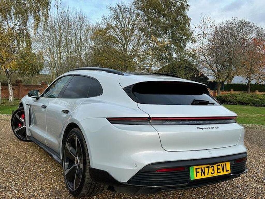 Porsche Taycan Performance Plus 93.4kWh GTS Sport Turismo