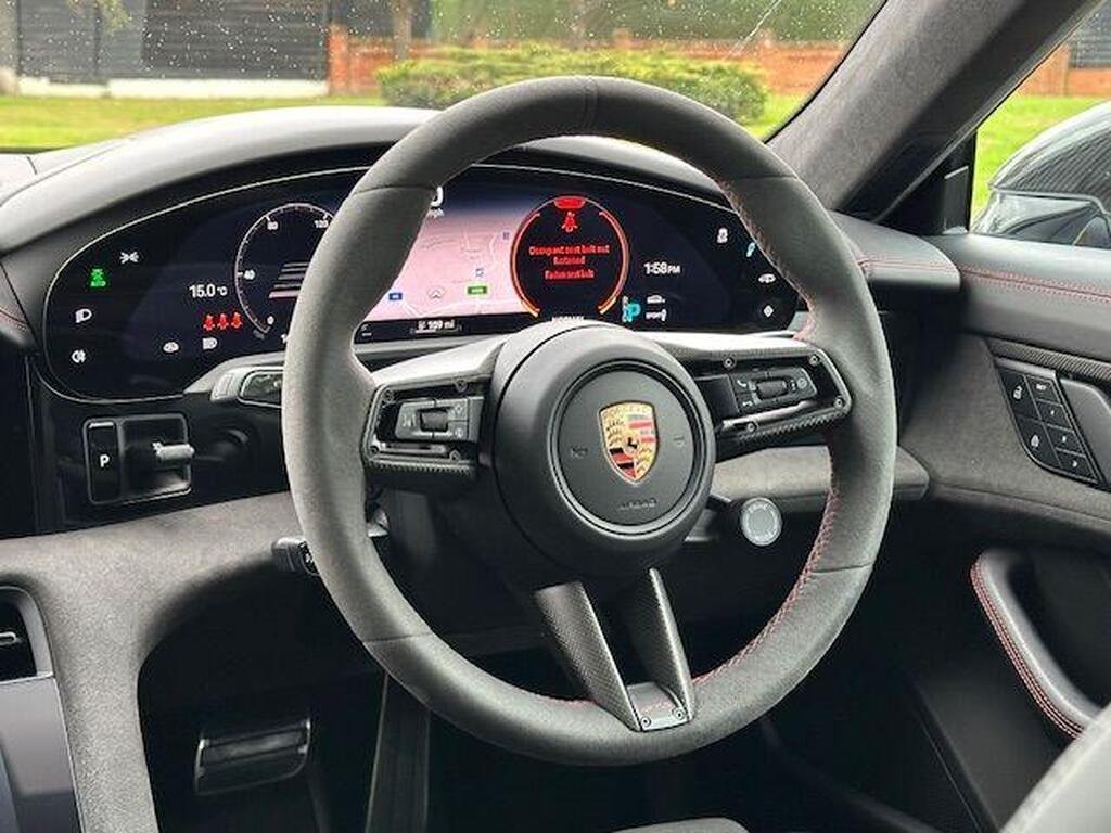 Porsche Taycan Performance Plus 93.4kWh GTS Sport Turismo