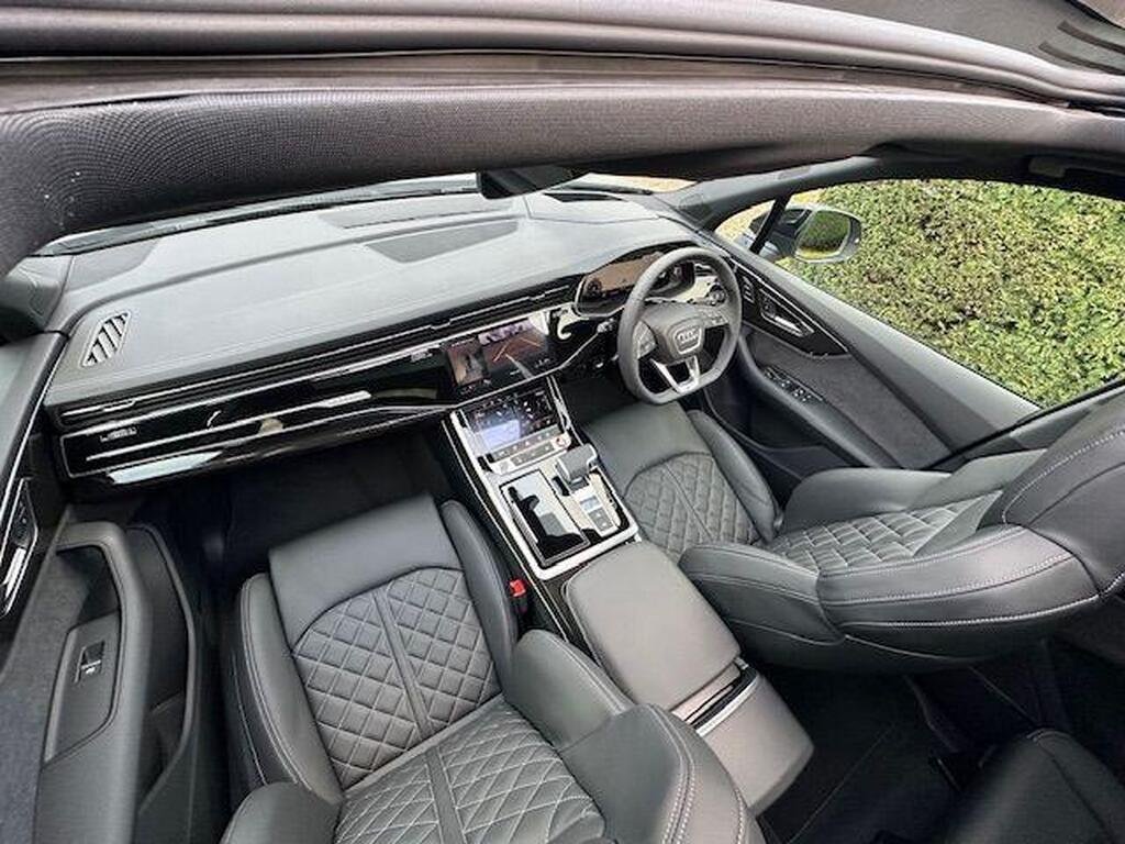 Audi SQ7 4.0 TFSI V8 Black Edition Tiptronic quattro