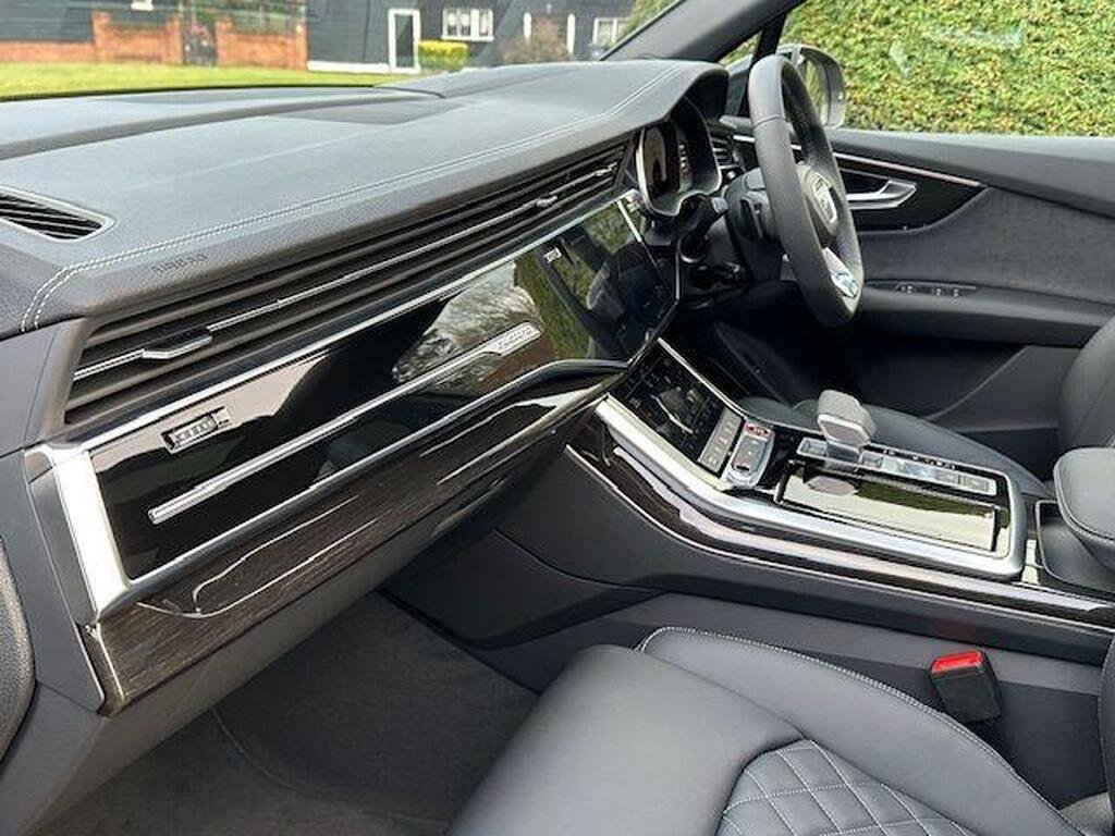 Audi SQ7 4.0 TFSI V8 Black Edition Tiptronic quattro