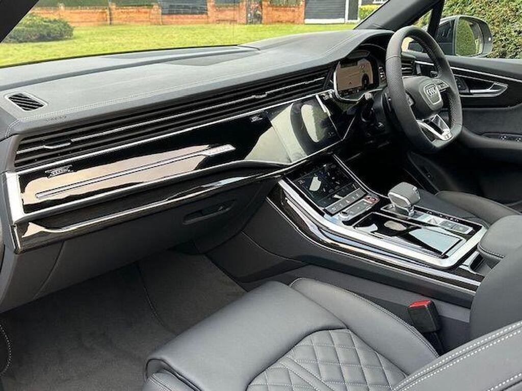 Audi SQ7 4.0 TFSI V8 Black Edition Tiptronic quattro