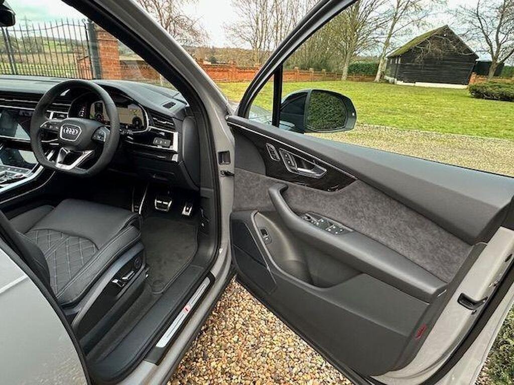 Audi SQ7 4.0 TFSI V8 Black Edition Tiptronic quattro