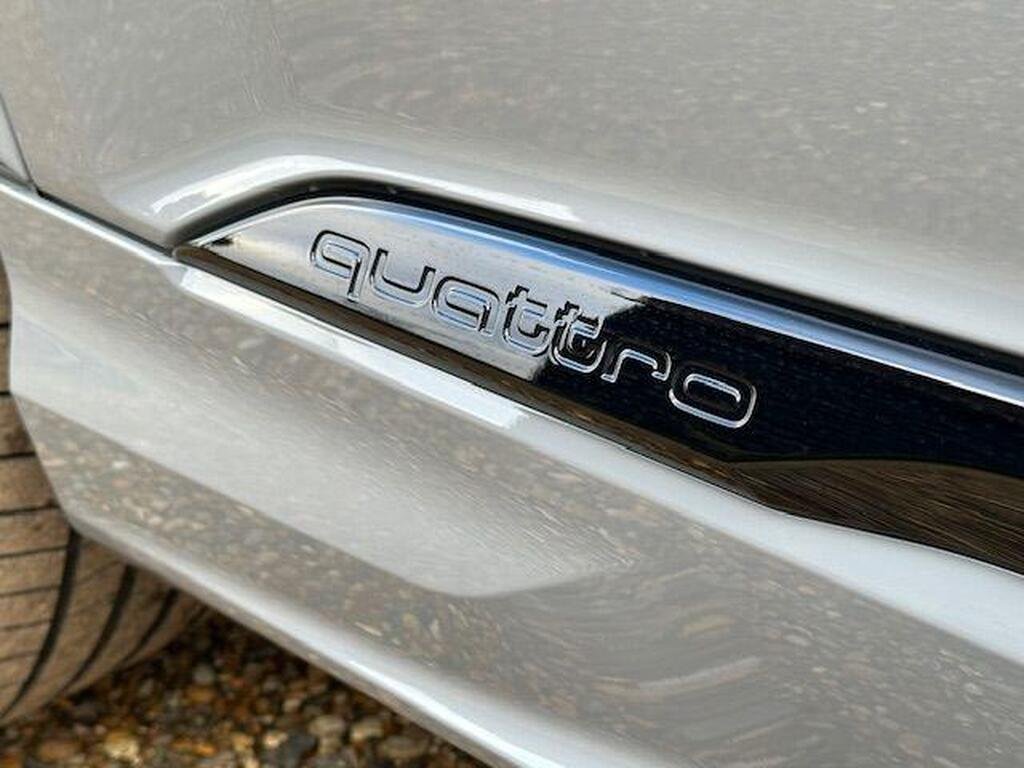 Audi SQ7 4.0 TFSI V8 Black Edition Tiptronic quattro