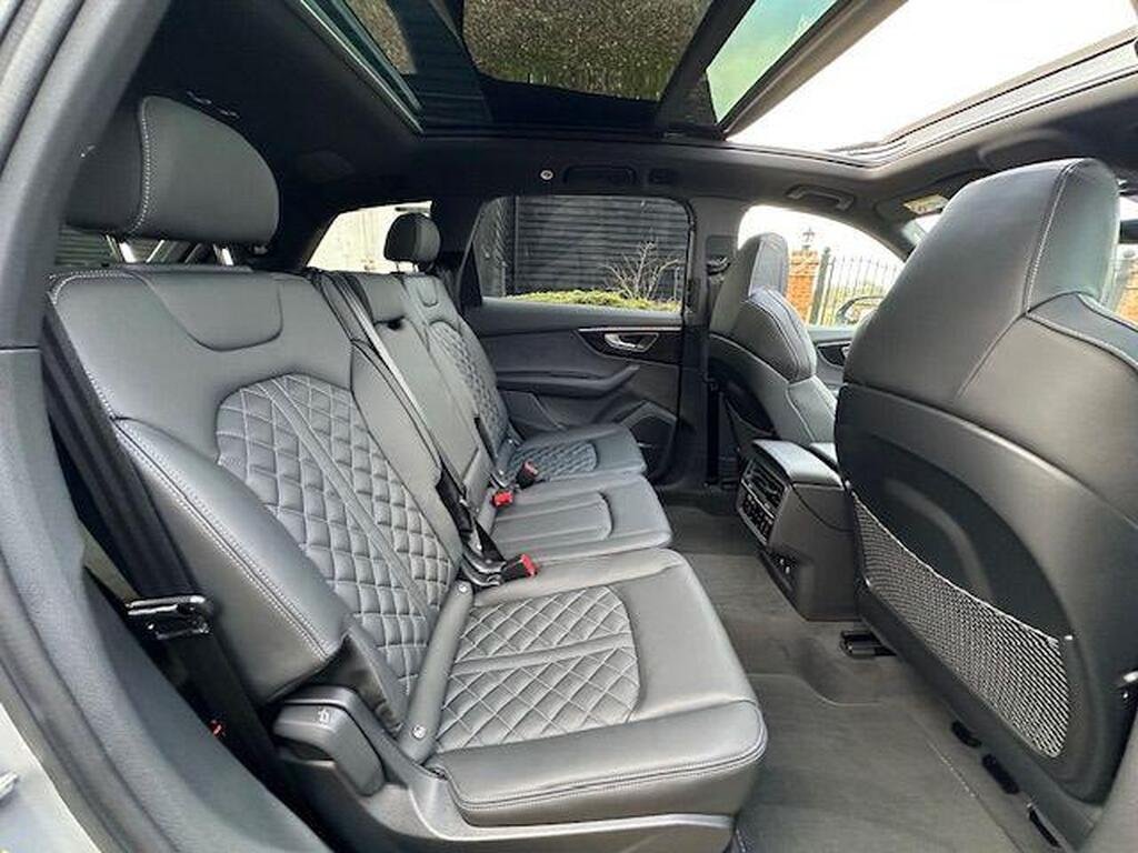 Audi SQ7 4.0 TFSI V8 Black Edition Tiptronic quattro