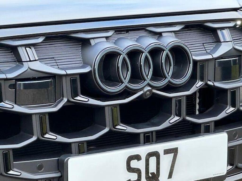 Audi SQ7 4.0 TFSI V8 Black Edition Tiptronic quattro