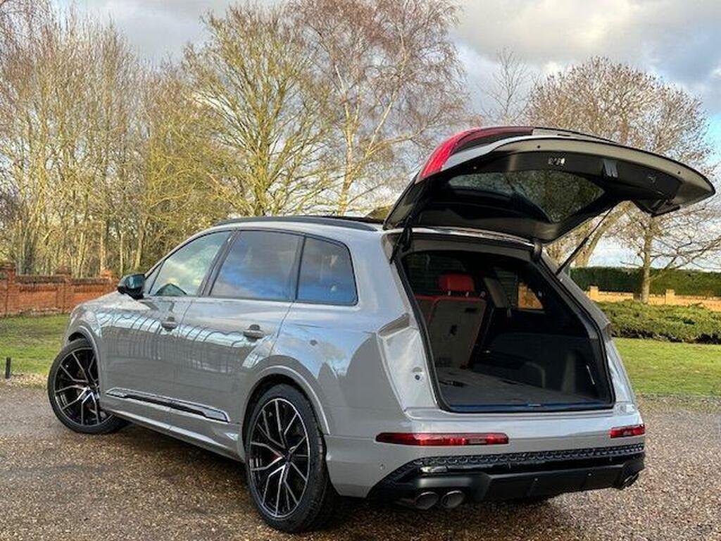 Audi SQ7 4.0 TFSI V8 Black Edition Tiptronic quattro