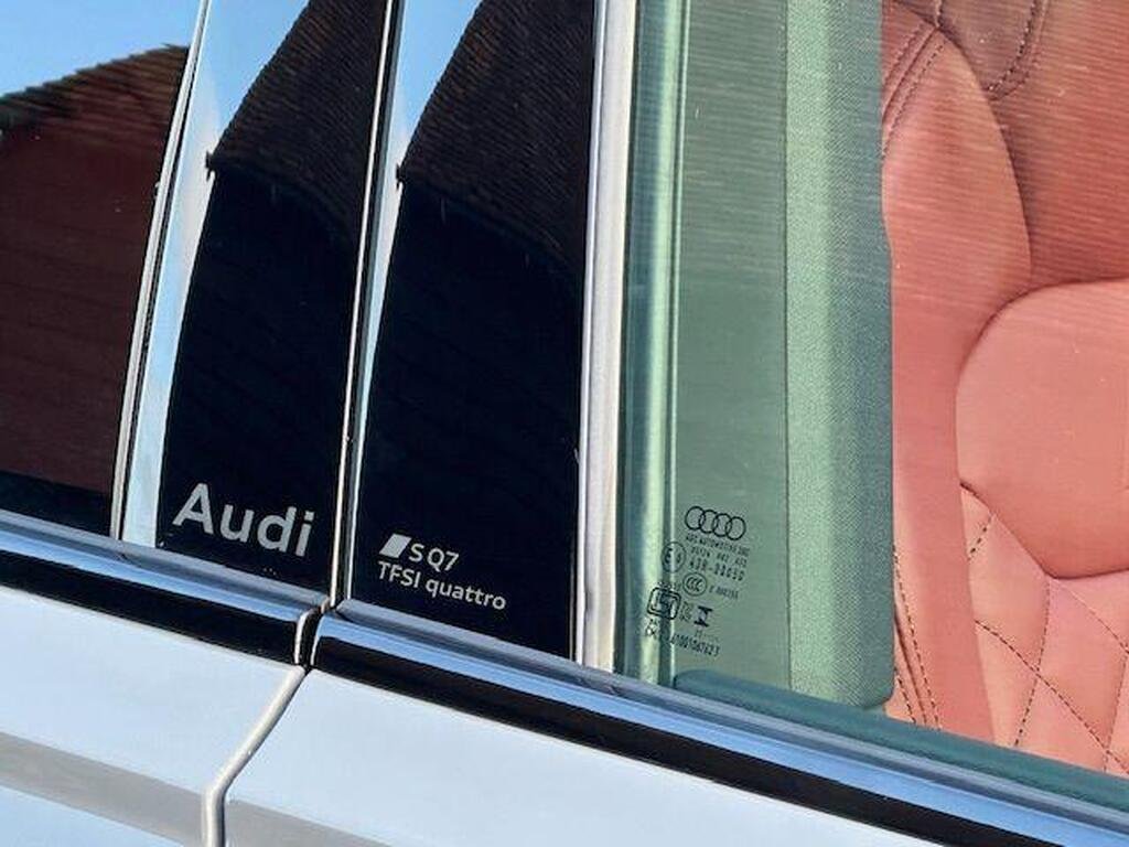 Audi SQ7 4.0 TFSI V8 Black Edition Tiptronic quattro