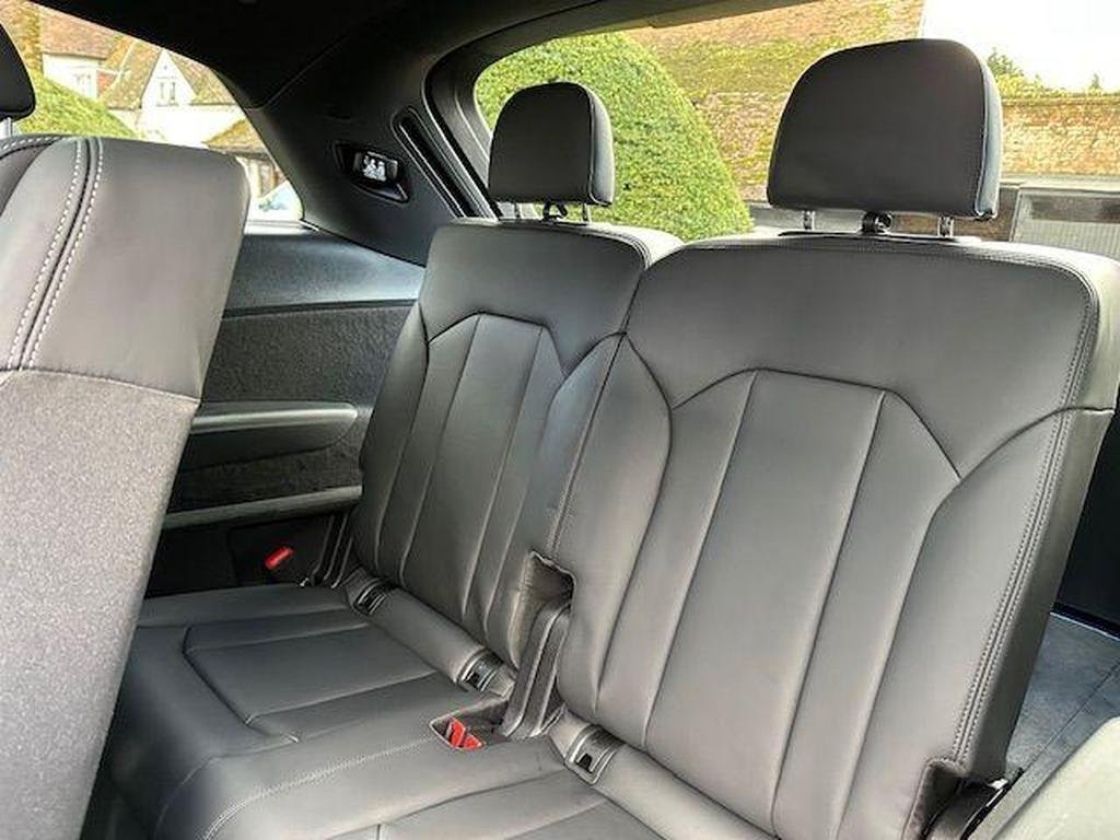 Audi SQ7 4.0 TFSI V8 Black Edition Tiptronic quattro