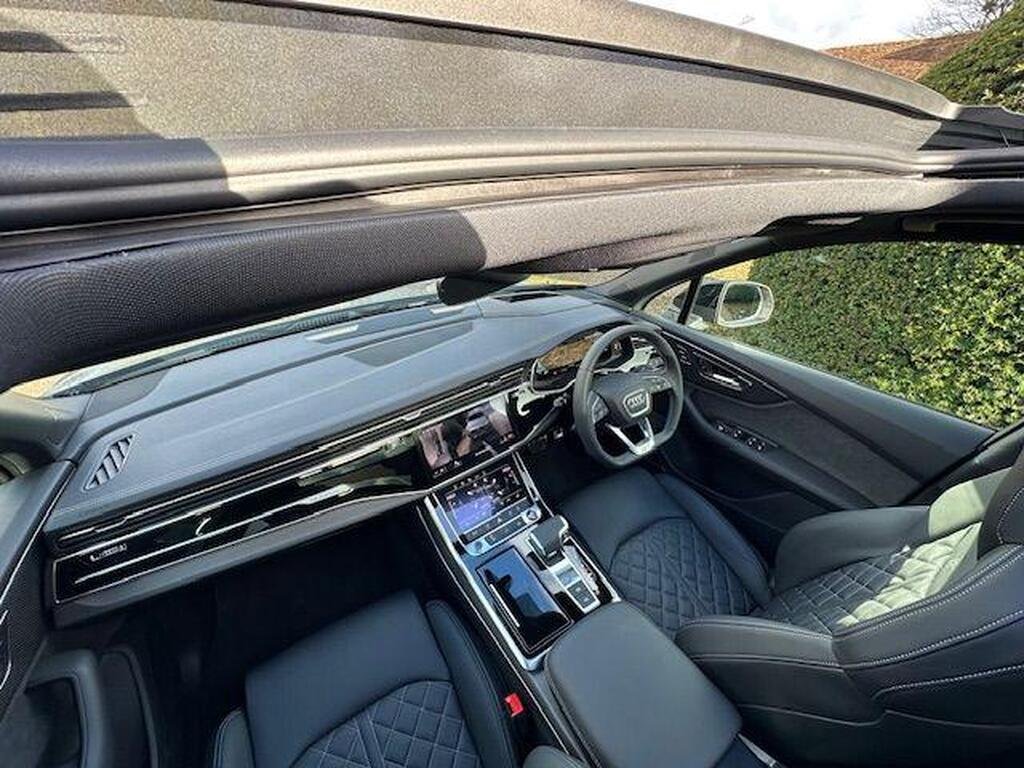 Audi SQ7 4.0 TFSI V8 Black Edition Tiptronic quattro