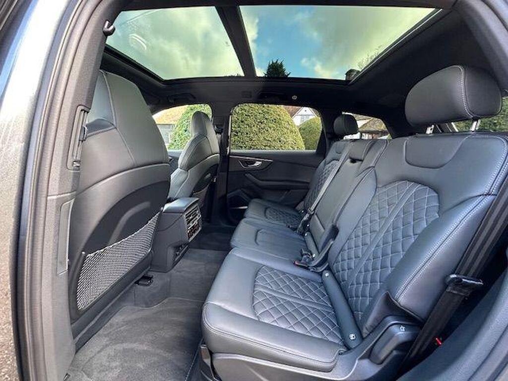 Audi SQ7 4.0 TFSI V8 Black Edition Tiptronic quattro