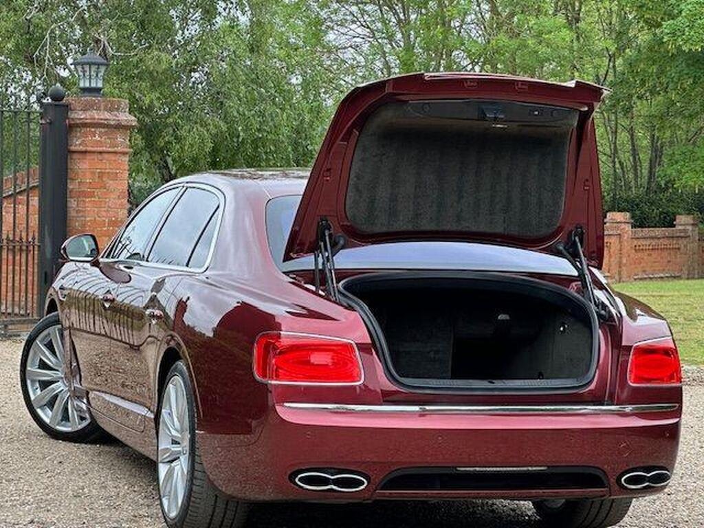 Bentley Flying Spur 4.0 V8